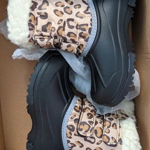 Nib Euro snow boots